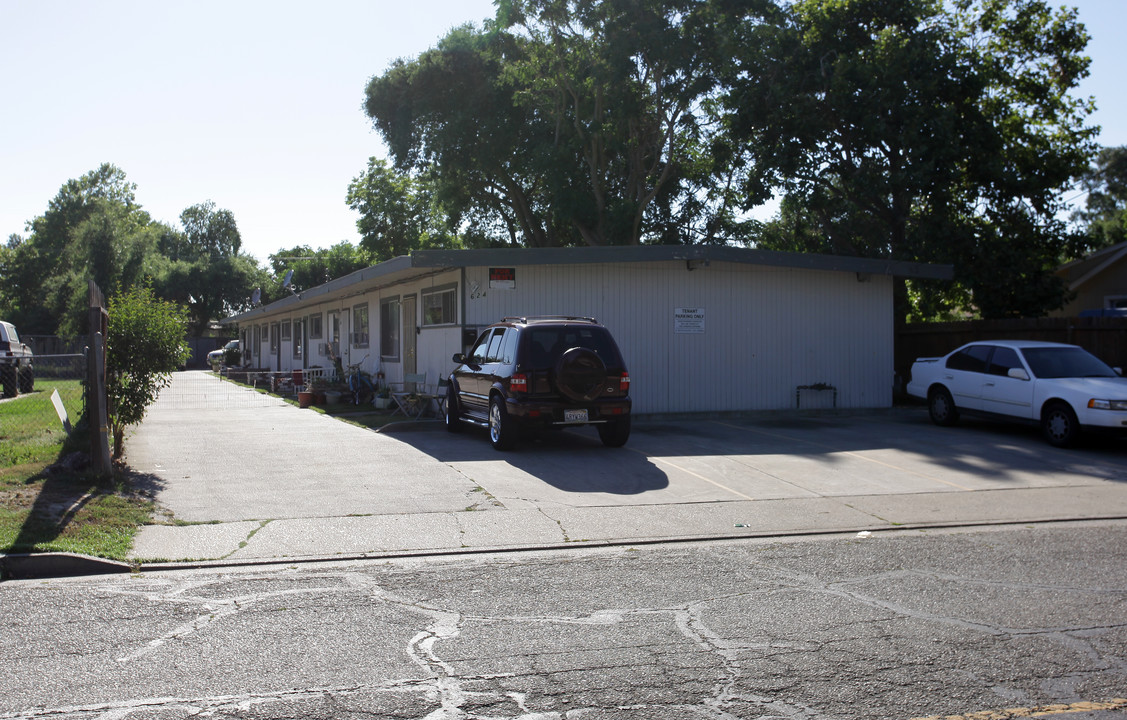 624 Pecan St in West Sacramento, CA - Building Photo