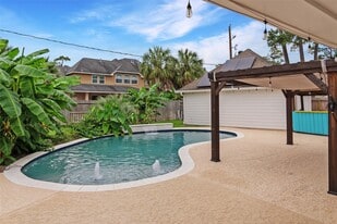 16611 Brenton Oaks Dr in Spring, TX - Building Photo