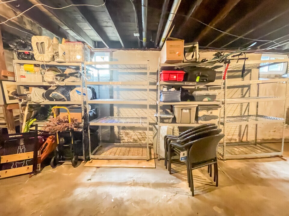 21 Town Hill St, Unit 1 in Quincy, MA - Building Photo