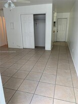 2225 Van Buren St in Hollywood, FL - Building Photo