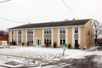 Sunrise Valley in West Des Moines, IA - Foto de edificio - Building Photo