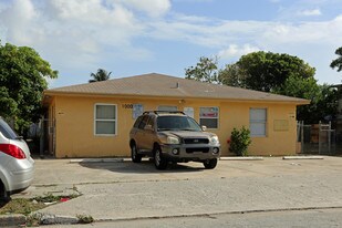1009 9th St in West Palm Beach, FL - Building Photo