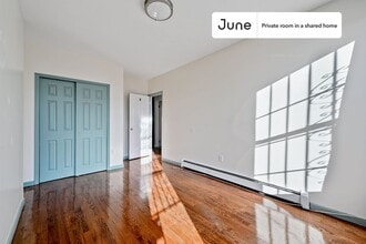 Private bedroom in 3 bed/1 bath Home in Brooklyn, NY - Building Photo - Building Photo