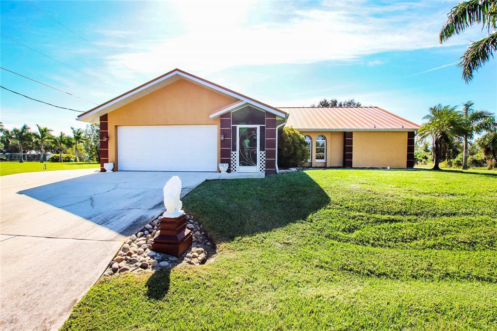 27019 Shanahan Ln in Punta Gorda, FL - Building Photo