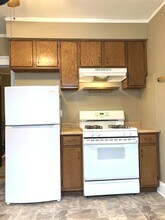 38 Broughton Ave, Unit Apartment 38-B in Bloomfield, NJ - Foto de edificio - Building Photo