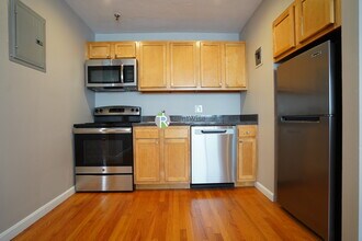 1200 Commonwealth Ave, Unit 40 in Boston, MA - Building Photo - Building Photo