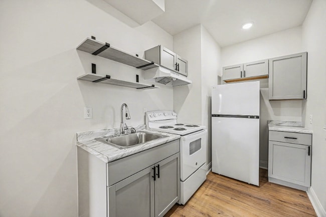 3337 Reading Rd in Cincinnati, OH - Building Photo - Building Photo