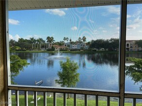 8326 Bernwood Cove Loop in Ft. Myers, FL - Foto de edificio - Building Photo