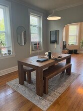 2074 N Leavitt St in Chicago, IL - Building Photo - Building Photo