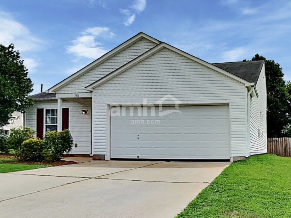 3104 Asheton Grove Ct in Winston-Salem, NC - Building Photo