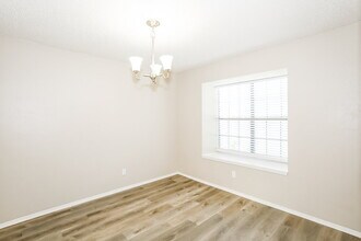 4006 Bond St in Rowlett, TX - Foto de edificio - Building Photo