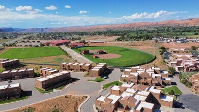 3862 Desert Willow Cir in Moab, UT - Foto de edificio - Building Photo