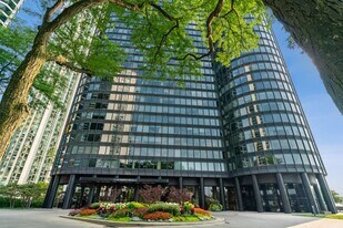 155 N Harbor Dr in Chicago, IL - Building Photo