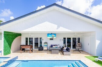 14354 SW 113th Terrace in Miami, FL - Building Photo - Building Photo