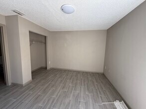 1958 Crystal Grove Dr, Unit Apt 4 in Lakeland, FL - Building Photo - Building Photo