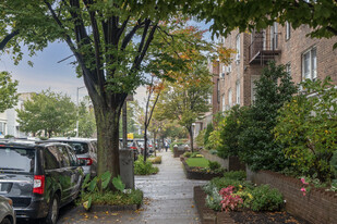 759 East 10Th Street in Brooklyn, NY - Foto de edificio - Building Photo