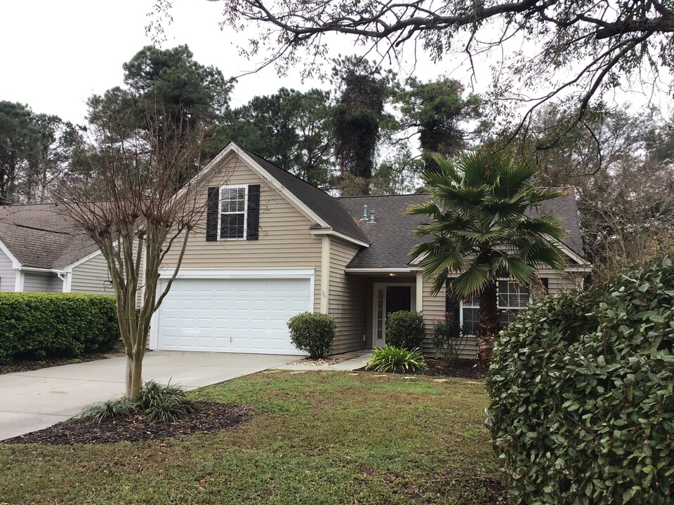 86 Lake Linden Dr in Bluffton, SC - Building Photo