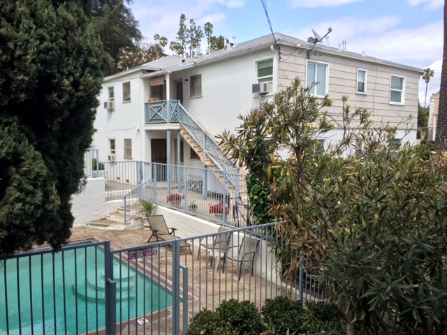 1115 N Doheny Dr in West Hollywood, CA - Building Photo - Building Photo