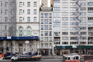 22 Central Park S in New York, NY - Building Photo