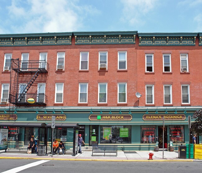 424 32nd St in Union City, NJ - Building Photo - Building Photo