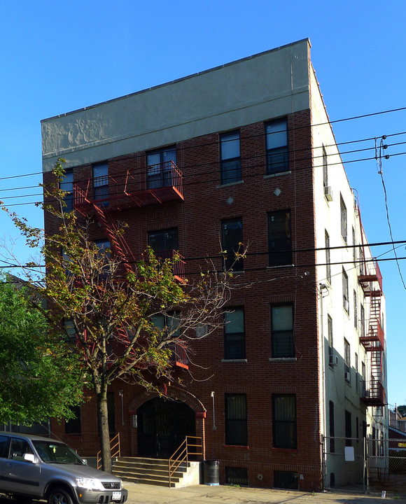 651 Rutland Rd in Brooklyn, NY - Building Photo