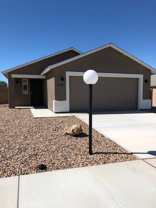 2382 South Dr in Tucson, AZ - Building Photo