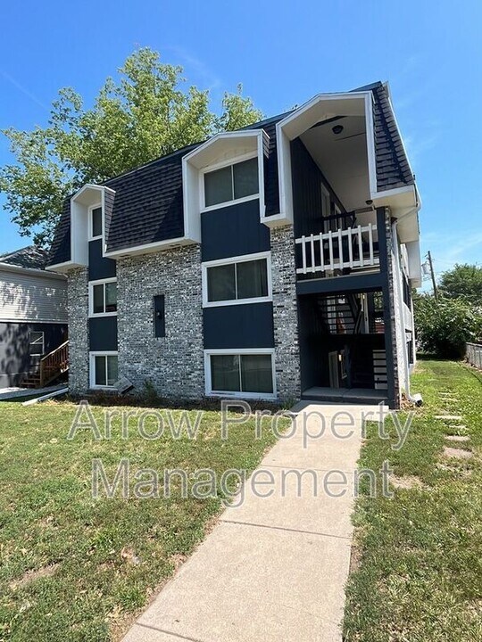 526 S 25th St in Lincoln, NE - Building Photo