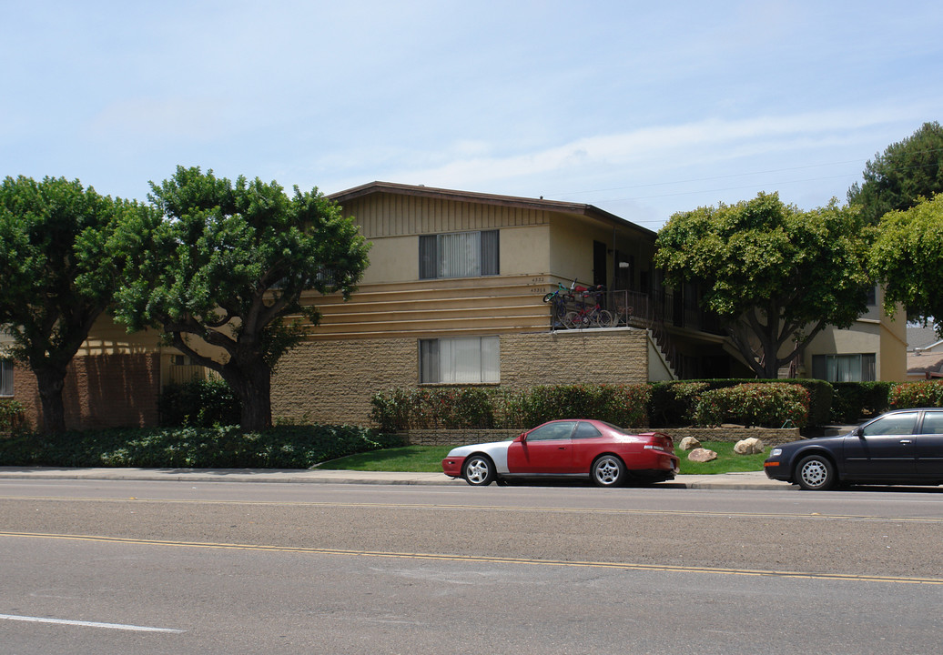 4530-4532 Clairemont Dr in San Diego, CA - Building Photo