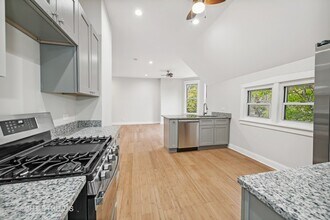 1650 N Tripp Ave in Chicago, IL - Building Photo - Building Photo