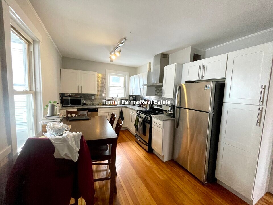 243 Summer St, Unit 2 in Somerville, MA - Foto de edificio