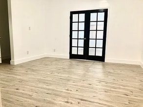 121 N New Hampshire Ave, Unit 101 in Los Angeles, CA - Building Photo - Building Photo