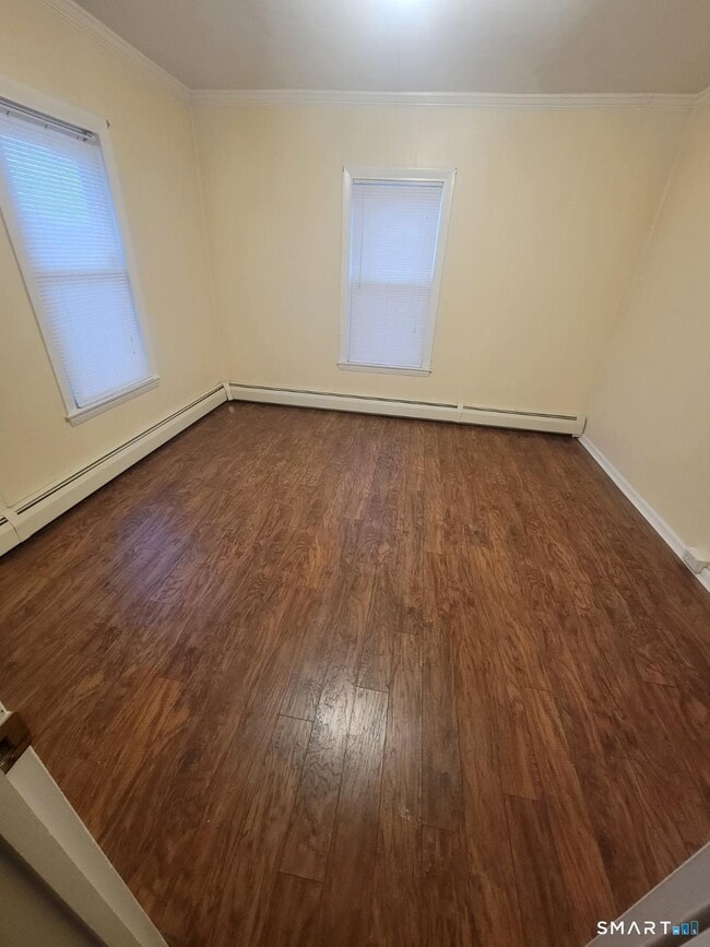 102 Brook St in Torrington, CT - Building Photo - Building Photo