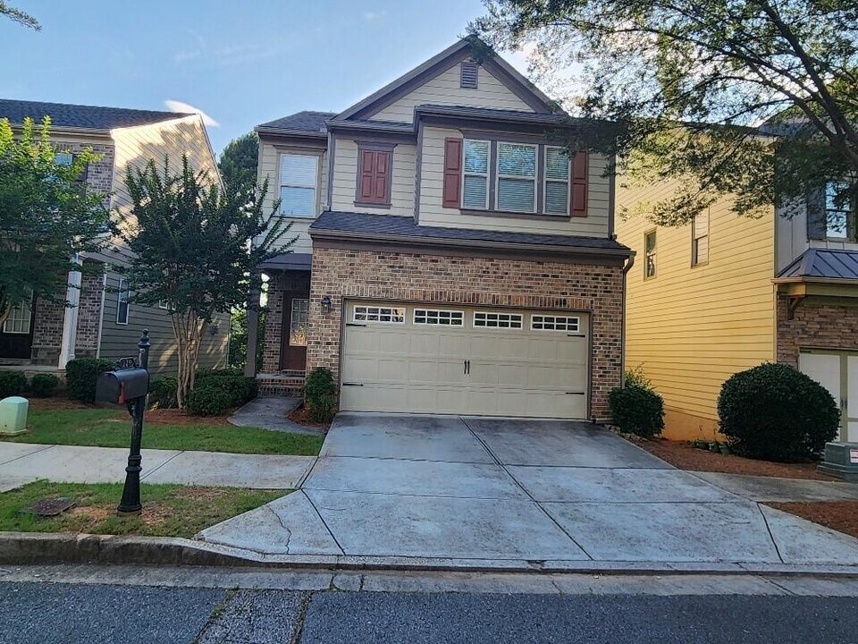 229 Privet Cir in Suwanee, GA - Building Photo