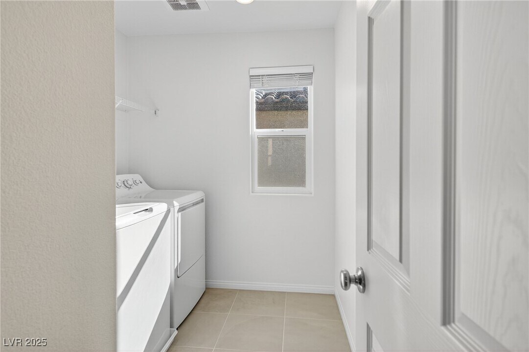 4727 Mystic Quartz Ct in Las Vegas, NV - Building Photo