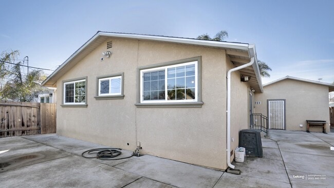 663 Los Padres Blvd in Santa Clara, CA - Foto de edificio - Building Photo