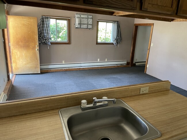 1316 Summers Ln in Klamath Falls, OR - Building Photo - Building Photo