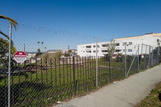 245 N Union Ave in Los Angeles, CA - Foto de edificio - Building Photo