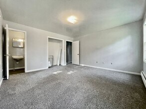 1320 Blossom St SE-Unit -C in Grand Rapids, MI - Building Photo - Building Photo