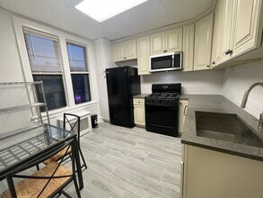 266 Jericho Tpke in Mineola, NY - Building Photo - Building Photo