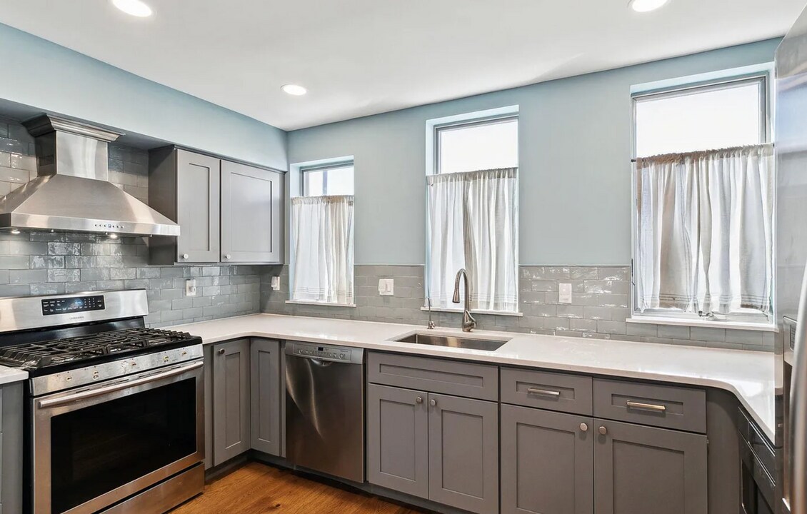 728 Daly St in Philadelphia, PA - Building Photo