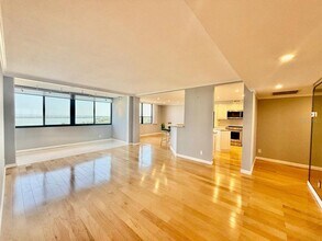 2620 Cove Cay Dr in Clearwater, FL - Foto de edificio - Building Photo