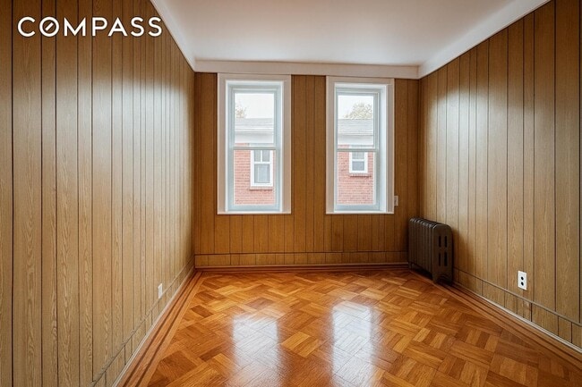 191-13 42nd Ave, Unit 2R in Queens, NY - Foto de edificio - Building Photo