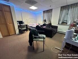 475 Commonwealth Ave, Unit G4 in Boston, MA - Building Photo