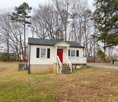 5048 Macon St in Kannapolis, NC - Building Photo