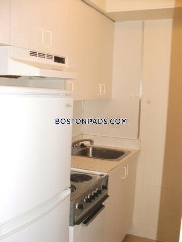 62 Boylston St in Boston, MA - Building Photo