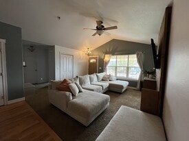 312 High Meadows Dr in Florence, CO - Building Photo