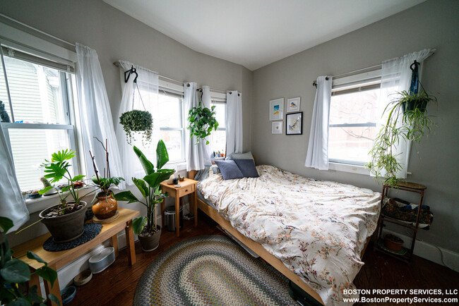 344 Centre St, Unit 1 in Boston, MA - Building Photo - Building Photo