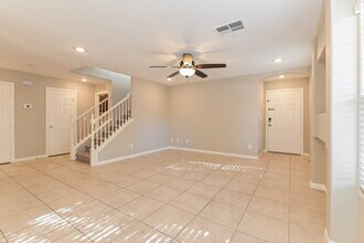 9989 Panguitch Lake Ct in Las Vegas, NV - Building Photo - Building Photo