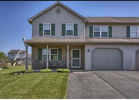 312 Galean Dr in Fleetwood, PA - Building Photo