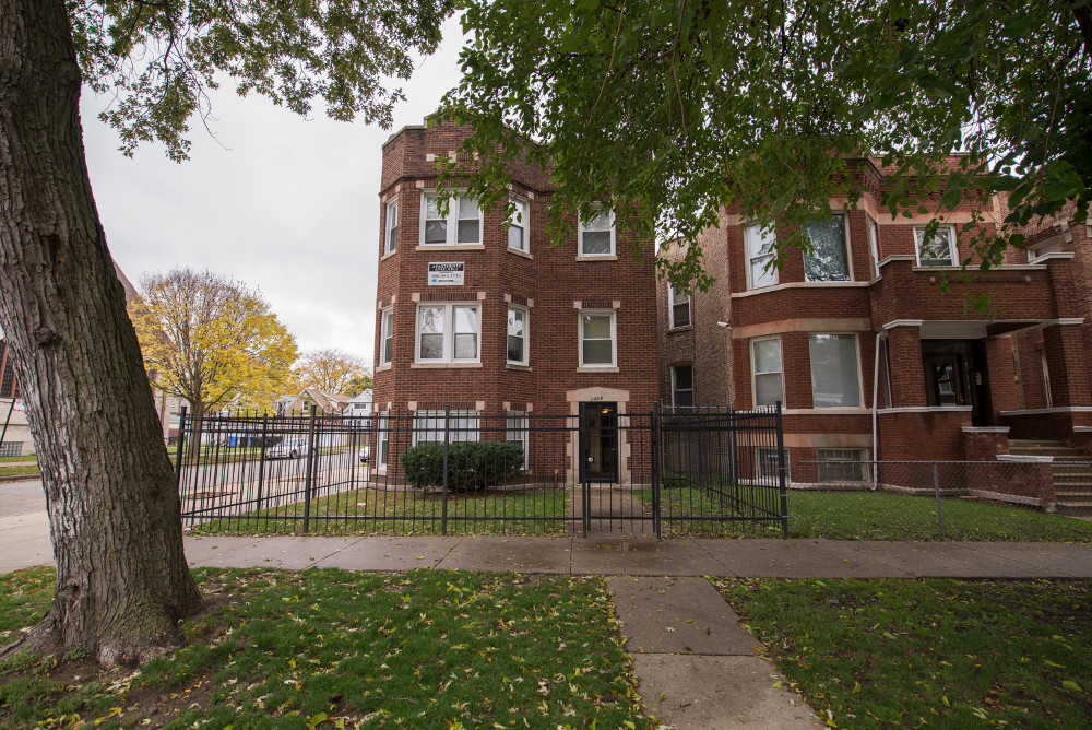 7358 S Blackstone Ave in Chicago, IL - Building Photo